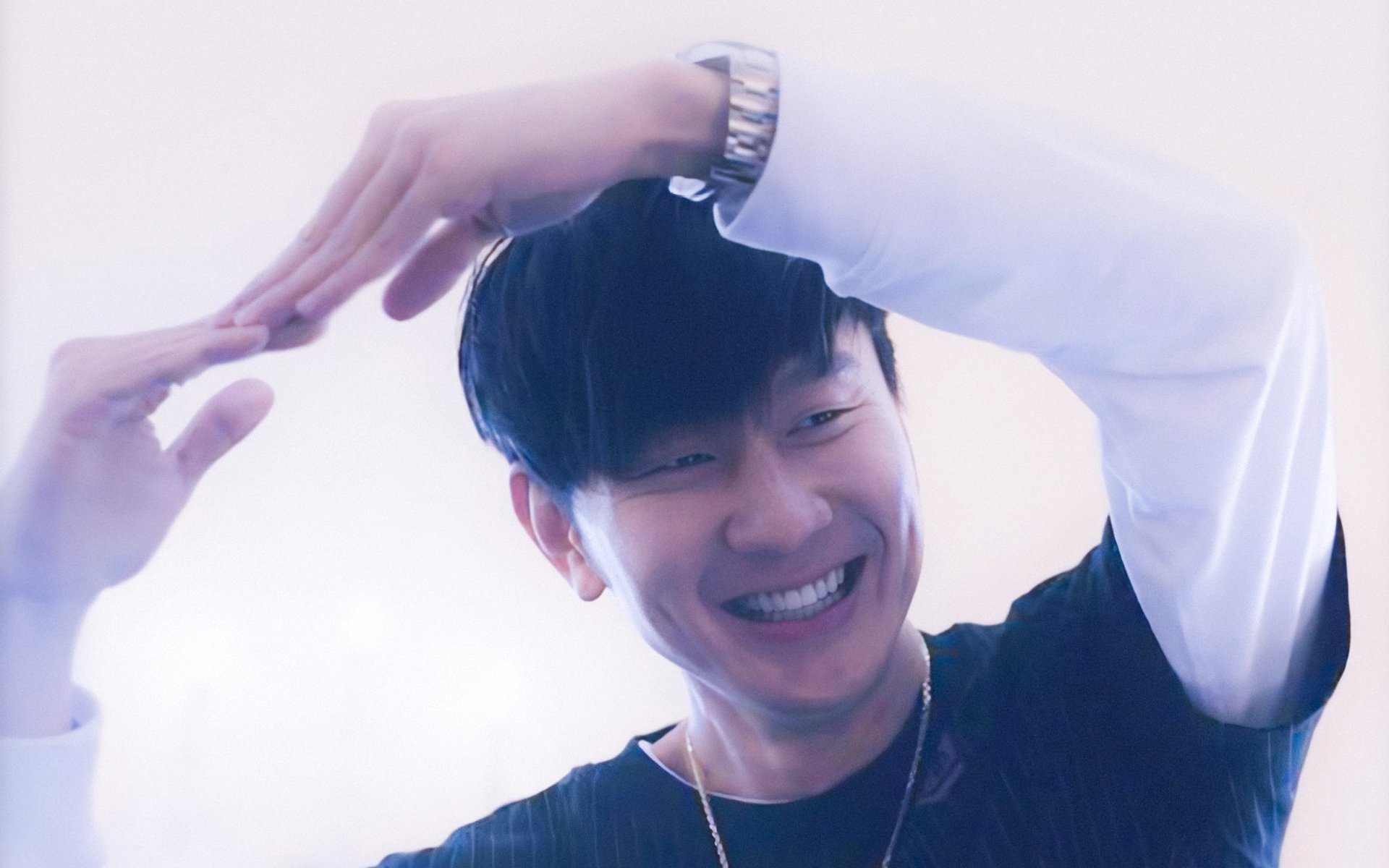 开云网页-多特后防线失误，败给拜仁，多特后防线失误,败给拜仁队员